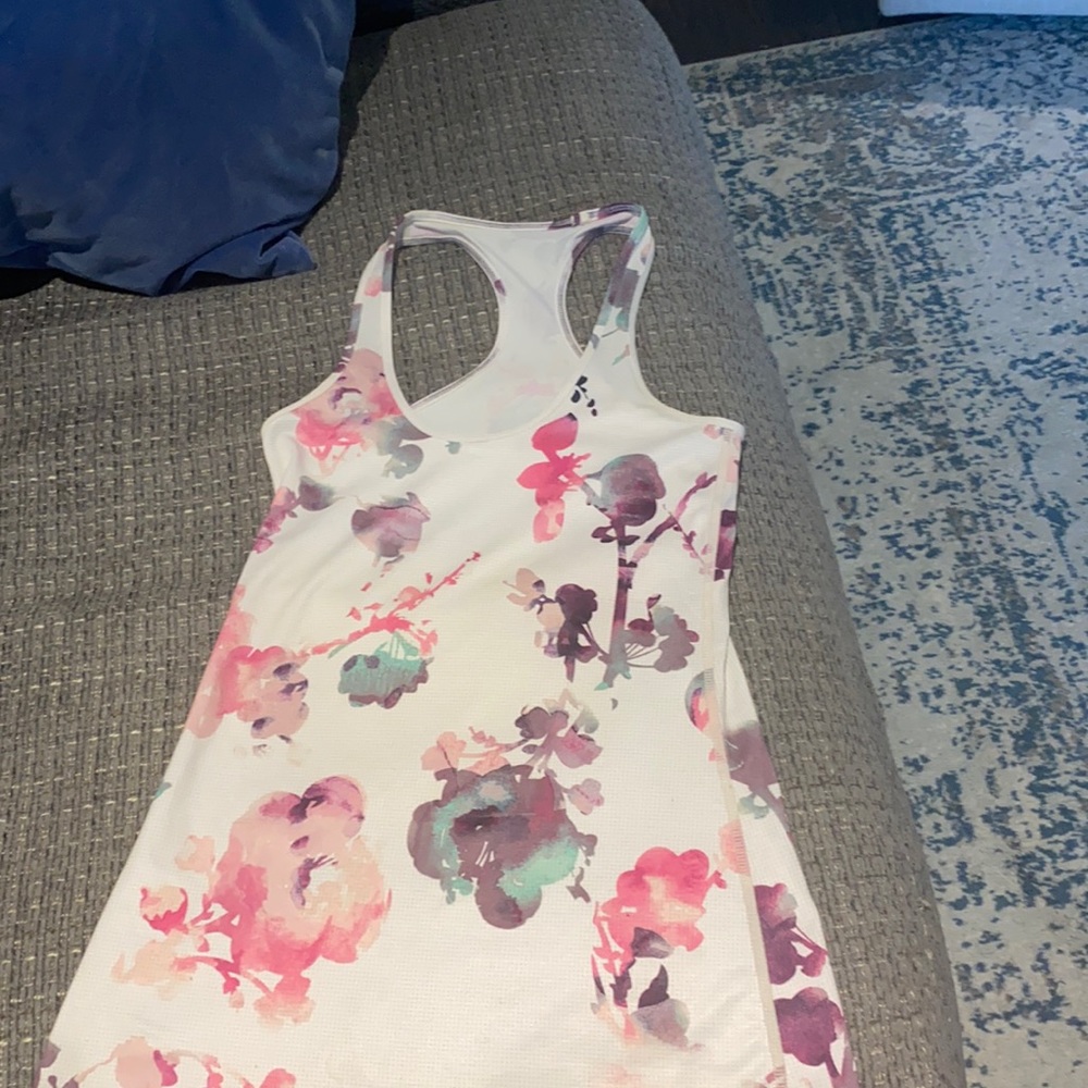 LULULEMON TANK!